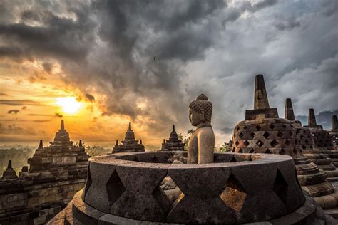 Rekomendasi Waktu Terbaik untuk Berkunjung ke Destinasi Wisata Cerita Mistis Candi Borobudur